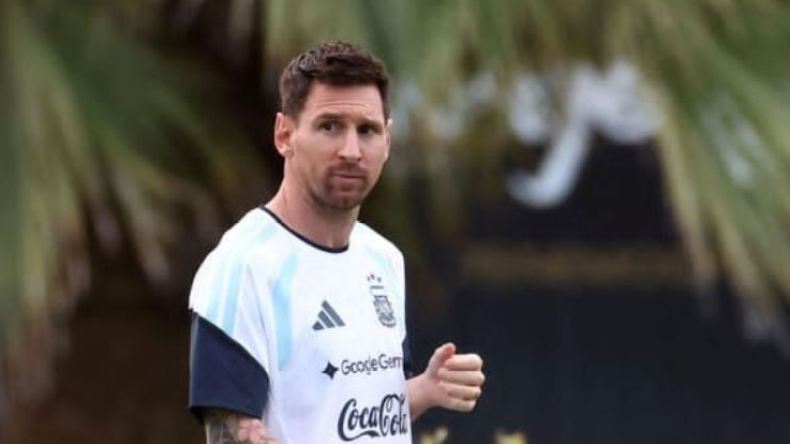 In the video: What did Messi say before confronting Algeria?
