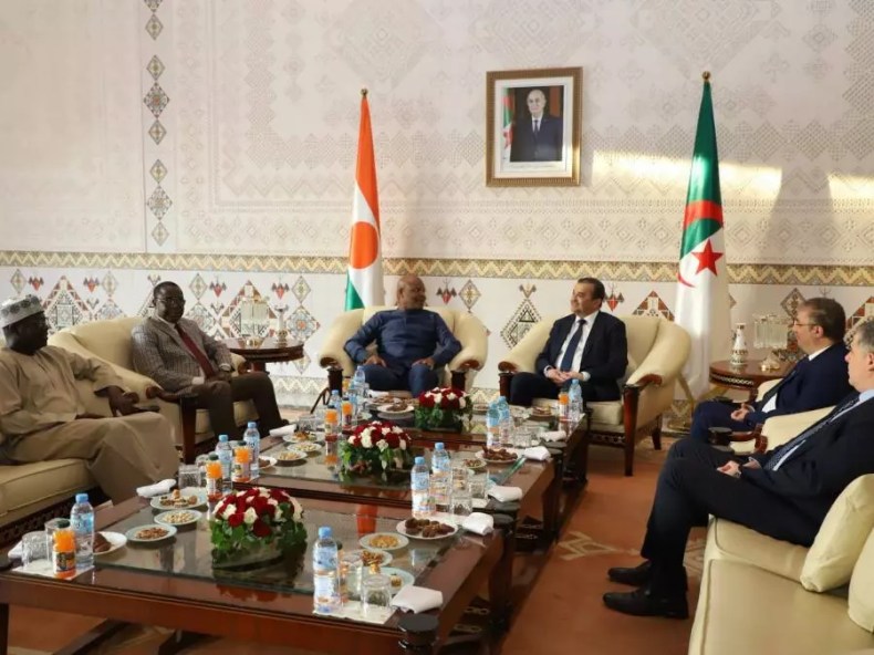 Le ministre nigérien du Pétrole en visite de travail en Algérie