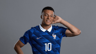 بالفيديو.. مبابي يثير الجدل حول هوية بطل إفريقيا