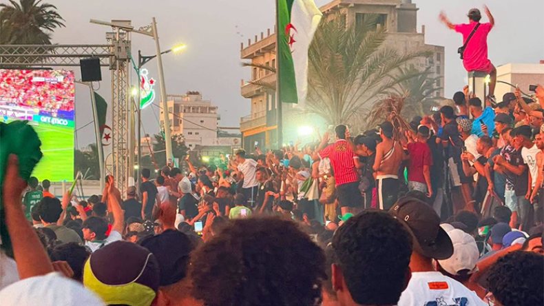 جزائريون عاشوا ليلة بيضاء وجعلوا صباح الأحد عطلة غير معلنة