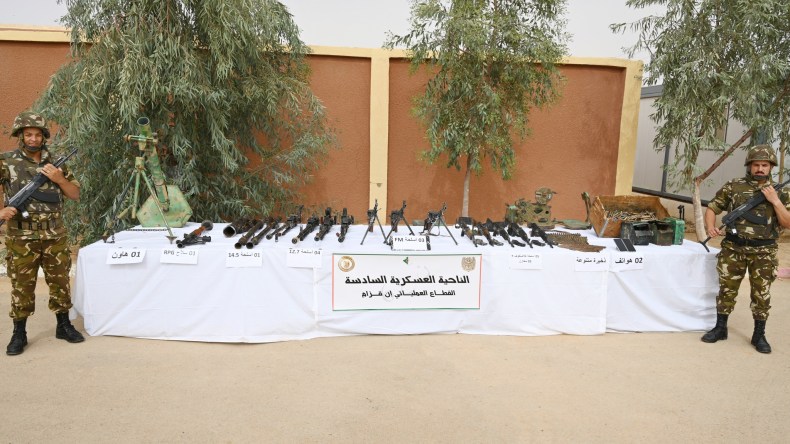 عملية نوعية بإن قزام تسفر عن استرجاع كمية معتبرة من الأسلحة