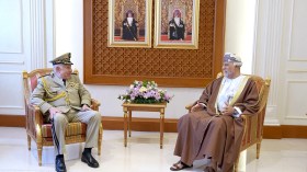 استقبال الفريق أول شنقريحة من قبل نائب رئيس الوزراء العماني لشؤون الدفاع