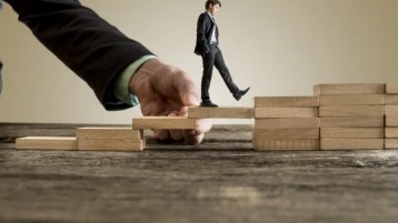 في العلاقات الاجتماعية.. الثقة وحدها لا تكفي