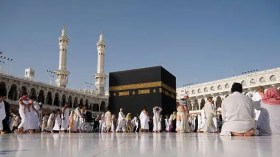 تعرف على الوكالات السياحية المرخصة لتنظيم عمرة 1448هـ