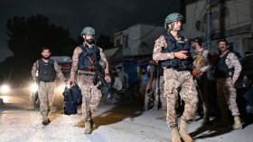 غارات و عمليات برية على الحدود الباكستانية الأفغانية تسفر عن عشرات القتلى