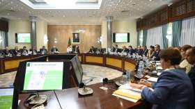 الوزير الأول يترأس اجتماعا للحكومة