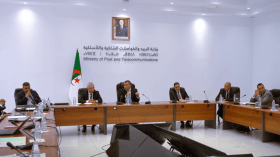 زروقي يلتقي متعاملي الهاتف النقال وسلطة ضبط البريد