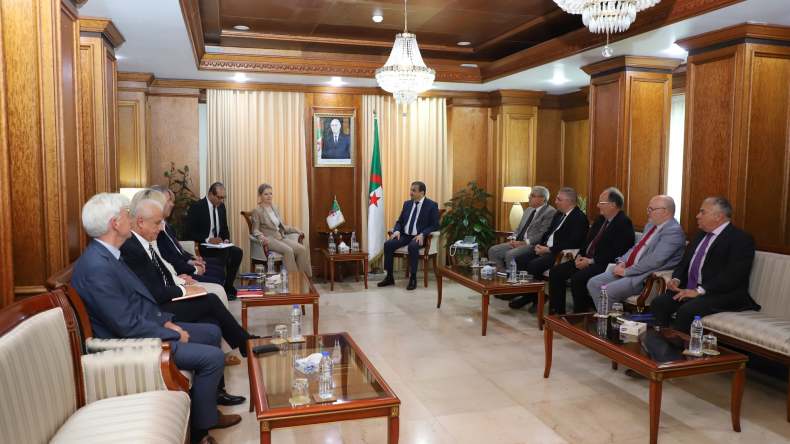 عرقاب يستقبل نائب الرئيس التنفيذي لأفريقيا للمجمع النرويجي “إكينور”