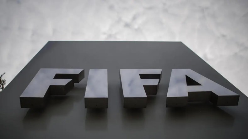 فيفا يرفع الحظر عن منتخب روسيا ويسمح بمشاركته في كأس العالم