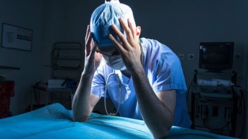 هل يكفي الاعتذار في الخطأ الطبي لأنه غير مقصود؟ 