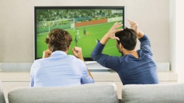 ماذا يحدث عندما تنفعل أثناء مشاهدة مباراة كروية؟