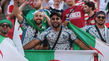 الجماهير الجزائرية تشكر “كانساس” وتشد الرحال إلى “فانكوفر” 