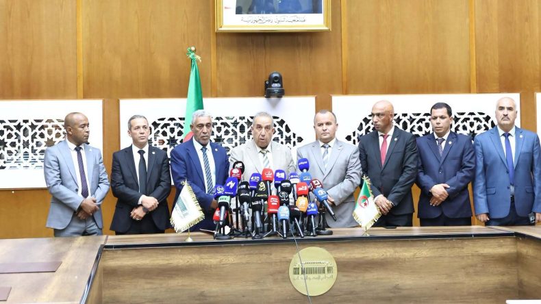 ست مجموعات برلمانية وممثلون عن أحزاب يدعمون ترشح خليدة بوفدش لرئاسة المجلس الشعبي الوطني