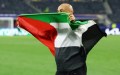 أول تعليق من “الفيفا” على رفع مدرب مصر العلم الفلسطيني