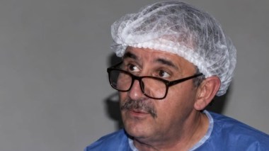 المركز الاستشفائي الجامعي بمستغانم يحقق إنجازًا في جراحة القولون