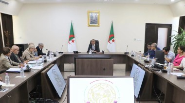 دعم الشركة الجزائرية-الصينية لتعزيز قدرات جرف وصيانة الموانئ