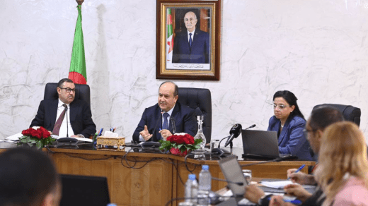 أكثر من 10.000 آلة حاصدة لإنجاح موسم الحصاد والدرس