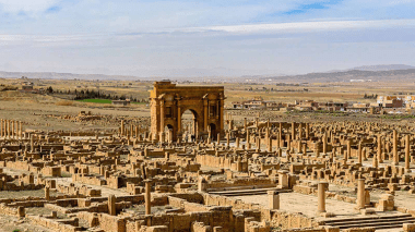 مدينة تيمقاد… موقع أثري يبهر الزوار في حاجة إلى استثمار