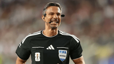 حكم نهائي مونديال 2026 يعلن إعتزاله