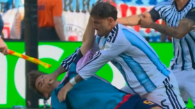 بالفيديو.. اعتداءات على غافي وتصرفات المنتخب الأرجنتيني تثير الجدل