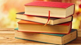 واحة الكتاب الجزائريين.. نافذة تطل على الإبداع