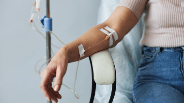 التغذية العلاجية… ركيزة أساسية في مرافقة مرضى السرطان