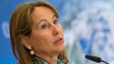 Violent Attack On Ségolène Royal After Announcing Her Candidacy