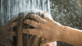 عادات خاطئة أثناء الاستحمام تؤدي إلى هذه المشكلة!