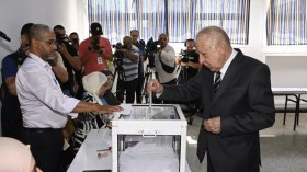 Le Général d’Armée Saïd Chanegriha accomplit son devoir électoral
