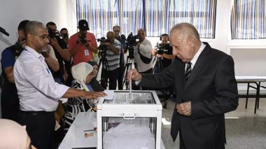 Le Général d’Armée Saïd Chanegriha accomplit son devoir électoral