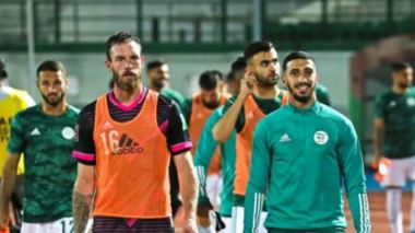 دولي جزائري مغترب يعرض خدماته على أندية البطولة الوطنية