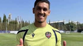 عيسى ماندي يخوض أول حصة تدريبية له مع ليفانتي