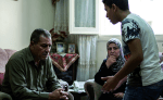 حينما تنقلب الآية.. آباء يخشون الأبناء