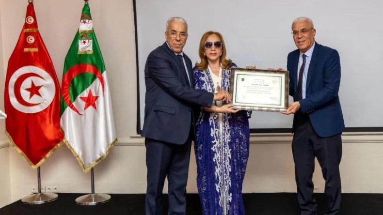  تكريم روائية العرب أحلام مستغانمي في الذكرى الـ 64 للاستقلال 
