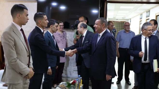 سعيود يستقبل طلبة المدرسة الوطنية للإدارة بقصر الحكومة