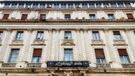 البنوك “مُلزمة” بتوسيع استفادة الأسر من القروض الاستهلاكية