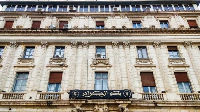 البنوك “مُلزمة” بتوسيع استفادة الأسر من القروض الاستهلاكية