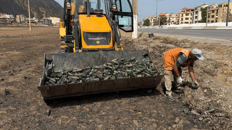جمع أطنان القارورات الزجاجية من طريق بجاية – سطيف