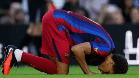 مدرب برشلونة يشيد بالمصري حمزة عبد الكريم