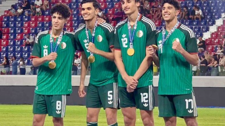 صغار “الخضر” يفتكون الذهب ويعيدون إنجاز 75 إلى الواجهة
