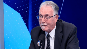 تعقيبًا على المستشار: زلاّت ومغالطات