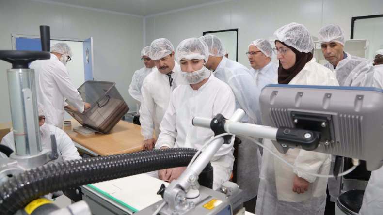 المدير العام لصيدال يتفقد مشاريع إنتاج أدوية مبتكرة بقسنطينة
