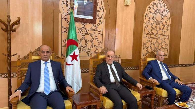 وزير الشؤون الدينية يشارك في مراسم تشييع جثمان محمد العيد التيجاني شيخ زاوية تماسين