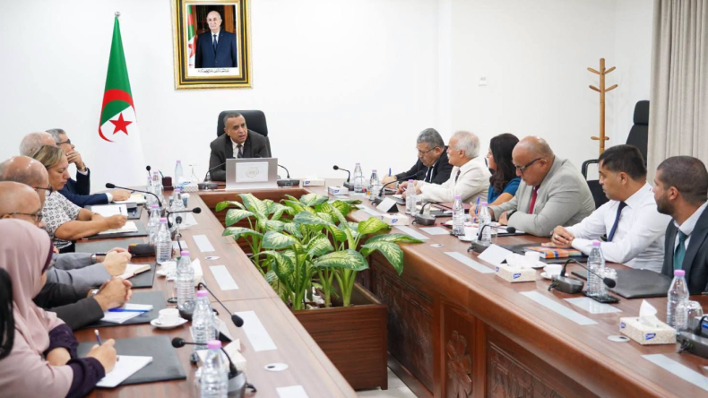 سونلغاز والدخول الاجتماعي والشراكة على طاولة عجال    