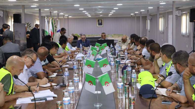 الخط المنجمي الشرقي: جلاوي يشدد على تسليم المشروع في آجاله