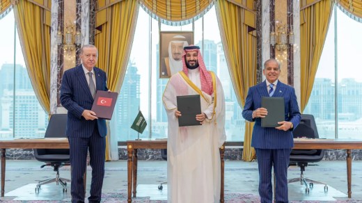 السعودية وتركيا وباكستان توقع اتفاقية مكة للدفاع المشترك