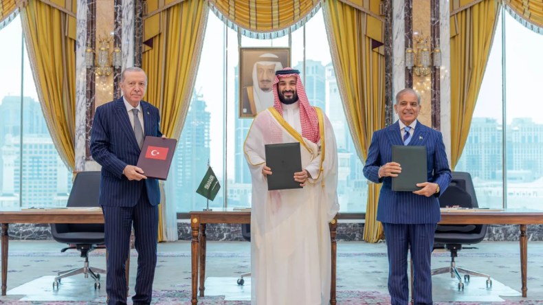 السعودية وتركيا وباكستان توقع اتفاقية مكة للدفاع المشترك