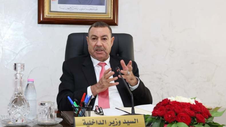 وزير الداخلية يجري حركة جزئية في 3 أسلاك