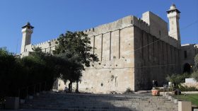 الاحتلال يغلق الحرم الإبراهيمي في الخليل 3 أيام
