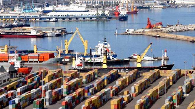 3961 متعاملا اقتصاديا تقدموا بطلبات استيراد بقيمة تفوق 130 مليار دولار